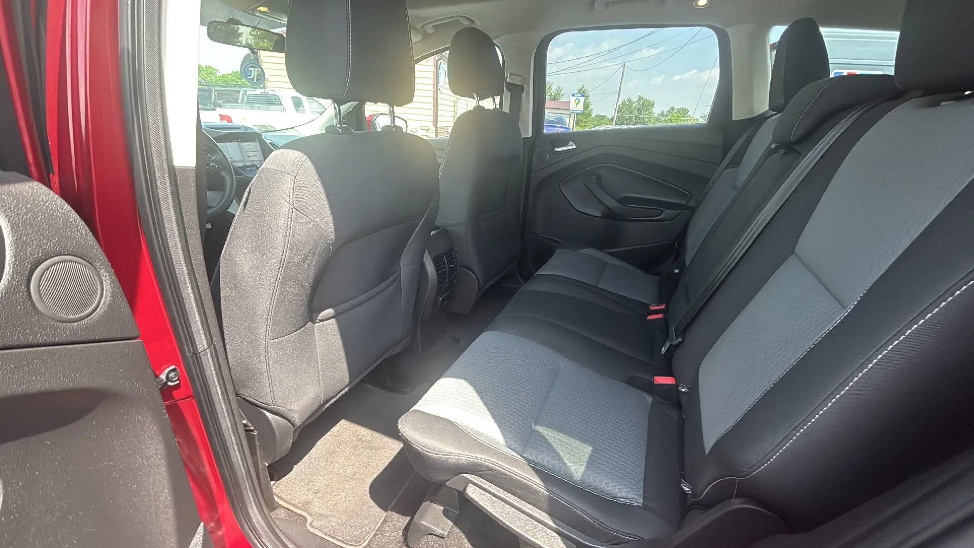 Used 2017 Ford Escape SE w/ Equipment Group 201A AWD/4WD image 5