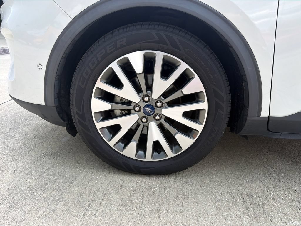 Used 2020 Ford Escape Titanium FWD image 13
