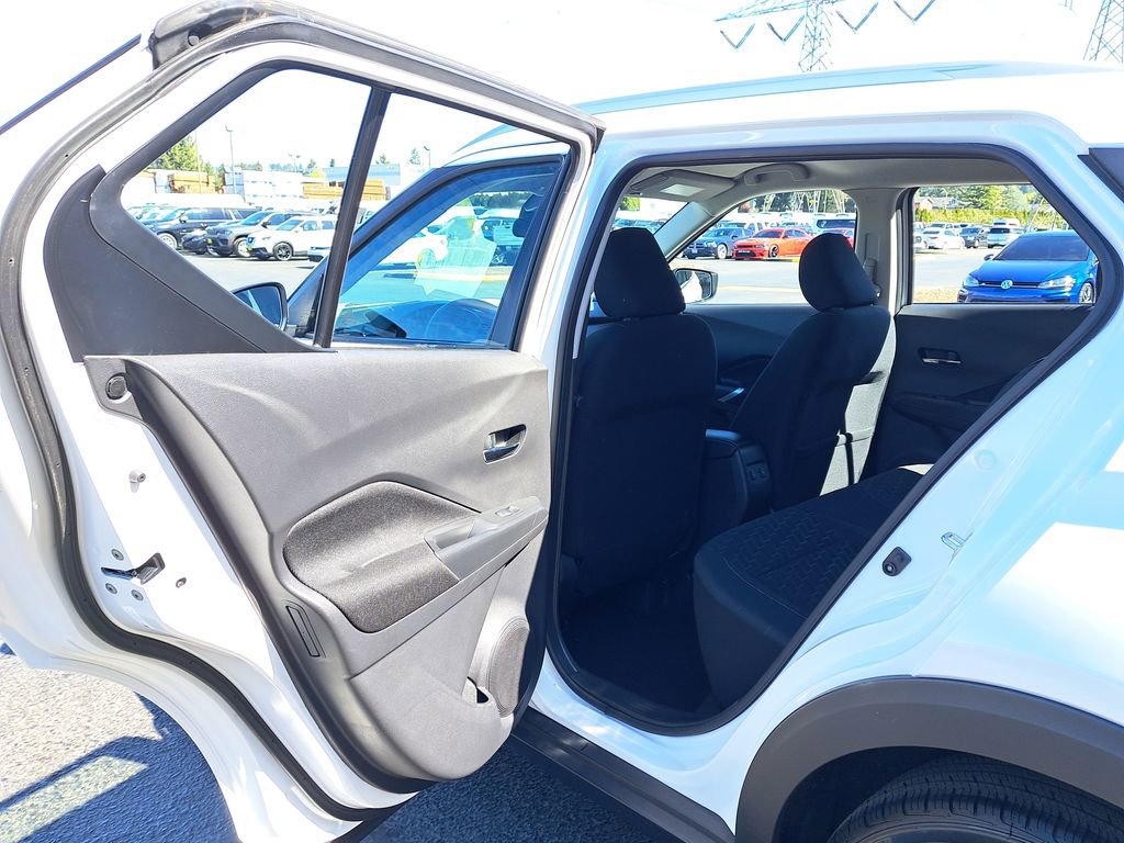 Used 2023 Nissan Kicks SV image 12