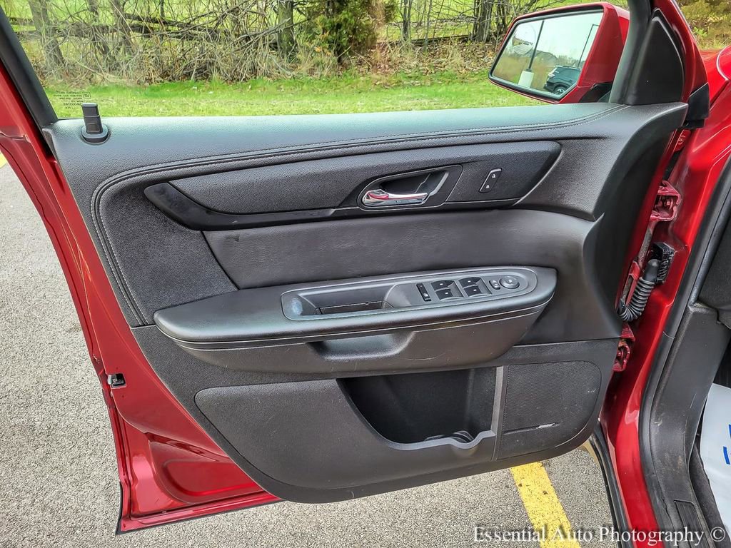 Used 2014 Chevrolet Traverse LT image 23