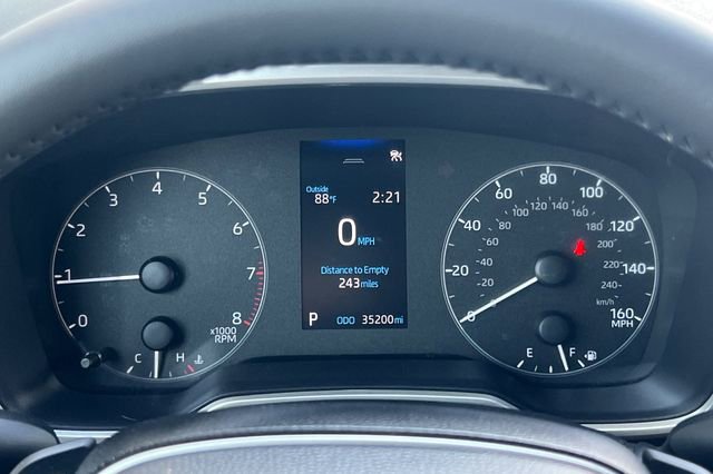 Used 2024 Toyota Corolla SE w/ SE Package image 32