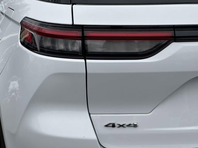 Certified 2024 Jeep Grand Cherokee Laredo X image 11