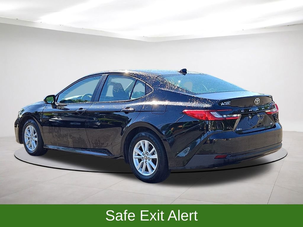 Used 2025 Toyota Camry LE FWD image 5