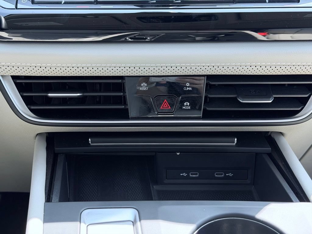 Used 2024 Volkswagen Atlas SE AWD/4WD image 39