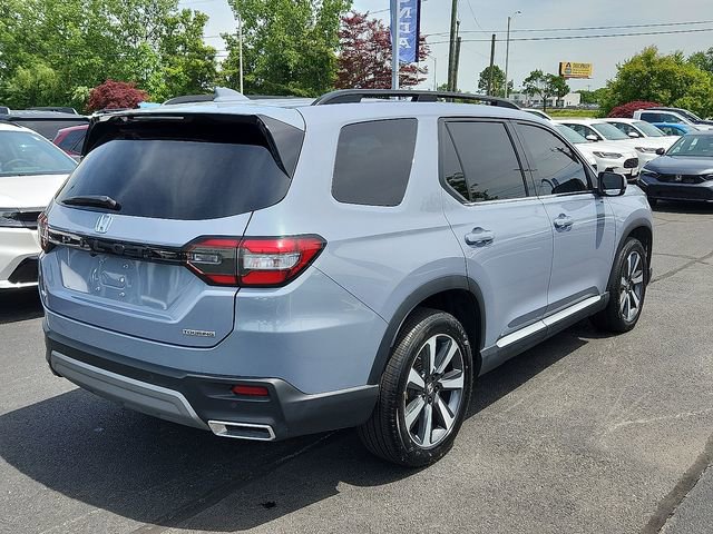 Used 2025 Honda Pilot Touring image 6