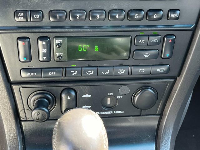 Used 2002 Ford Thunderbird image 24