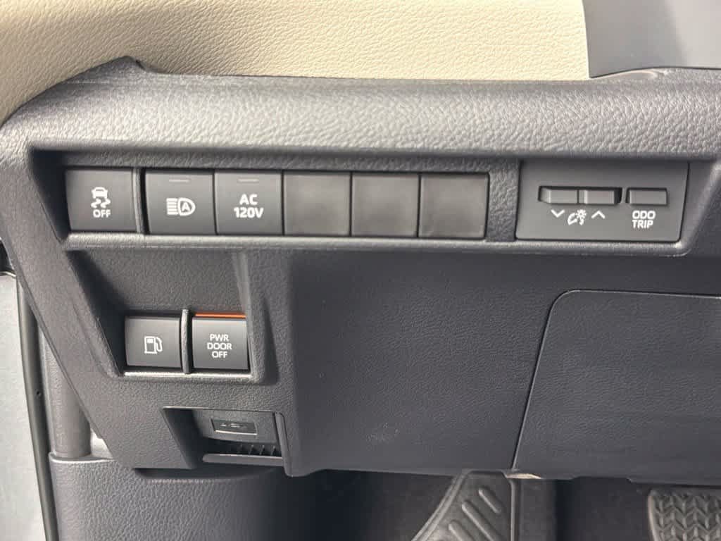 Used 2026 Toyota Sienna Limited FWD image 30