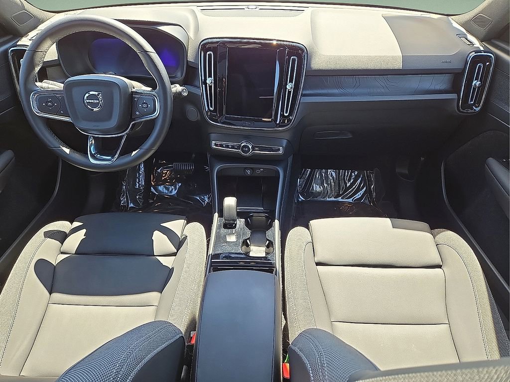 Used 2023 Volvo XC40 Recharge Plus AWD/4WD image 19