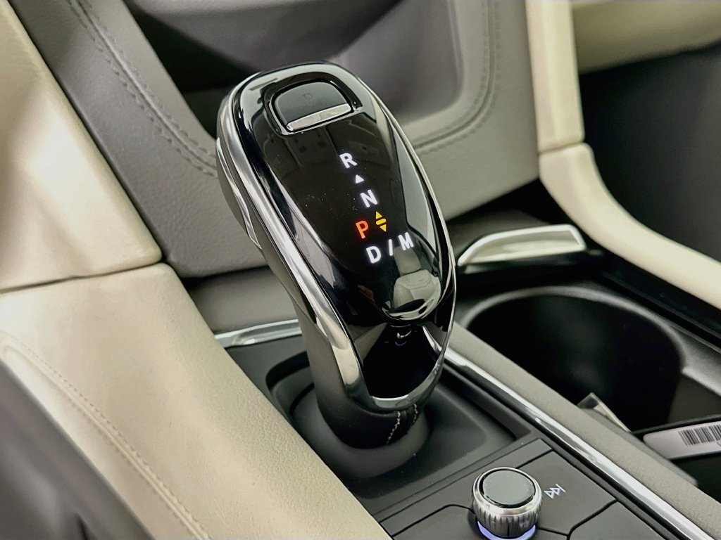 New 2026 Cadillac XT5 Premium Luxury w/ LPO, Floor Liner Package AWD/4WD image 21