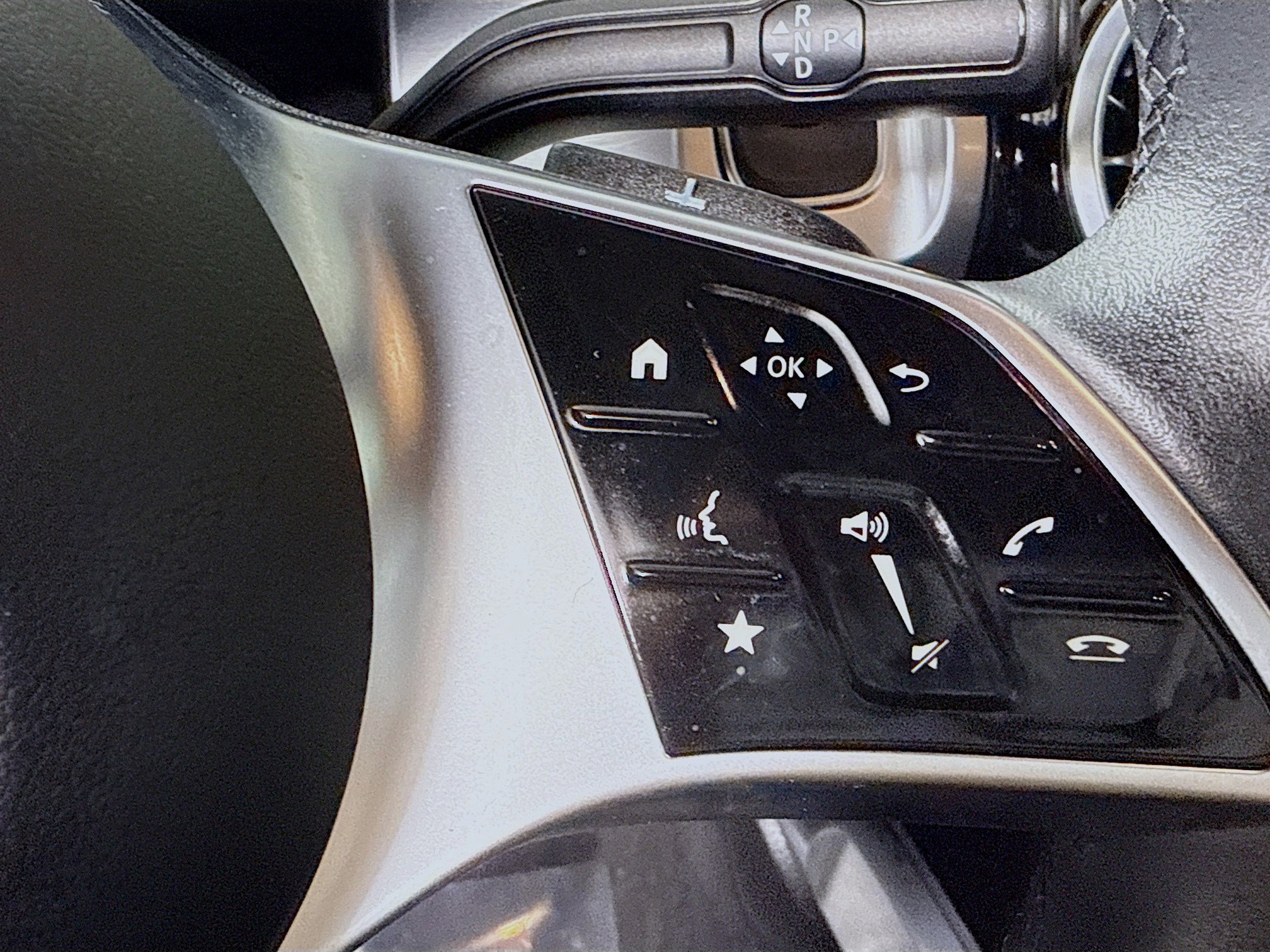 Used 2024 Mercedes-Benz EQB 300 4MATIC image 15