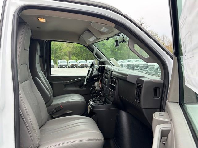 New 2026 GMC Savana 2500 w/ Driver Convenience Package RWD image 28
