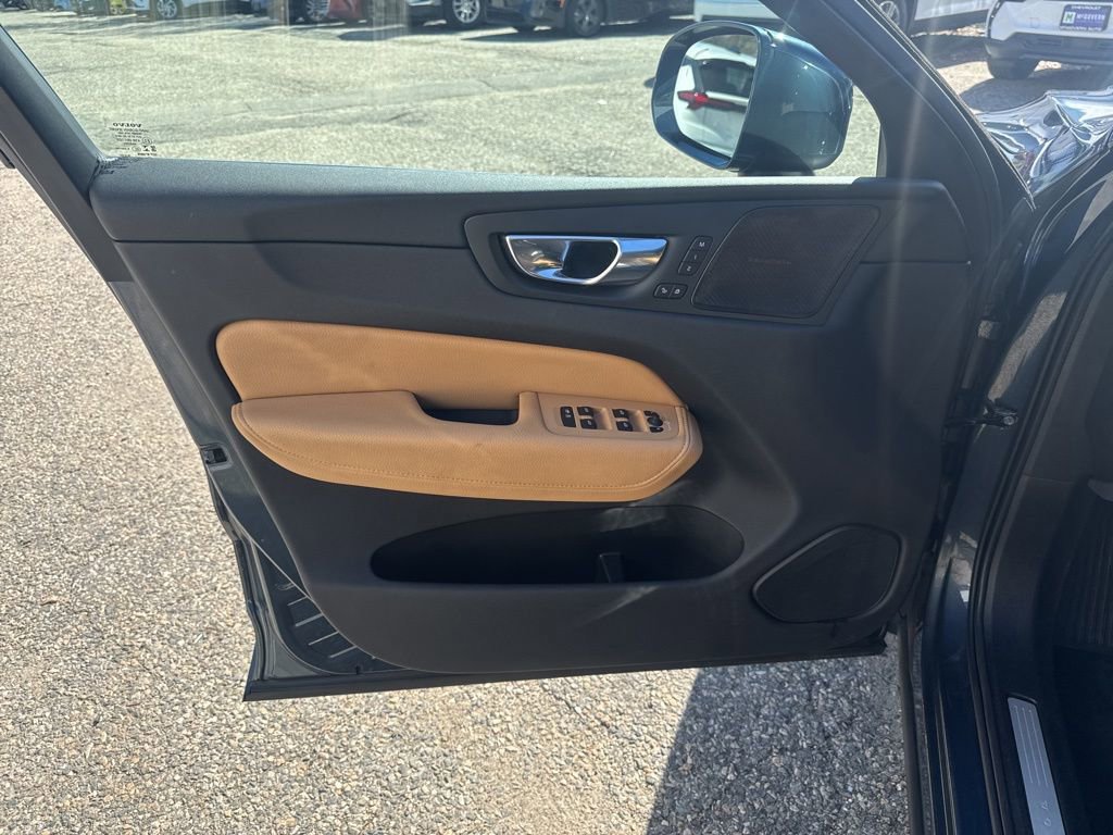 Used 2020 Volvo XC60 T5 Inscription w/ Protection Package Premier AWD/4WD image 11