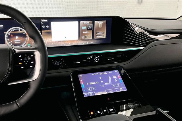 Used 2025 INFINITI QX80 Sensory image 7