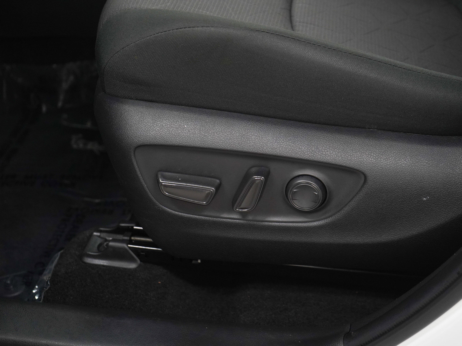 Used 2024 Toyota RAV4 XLE AWD/4WD image 22