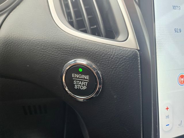 Used 2024 Ford Edge SEL image 17