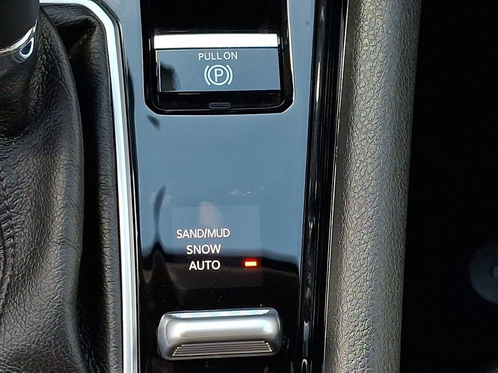 Used 2024 Jeep Compass Limited image 27