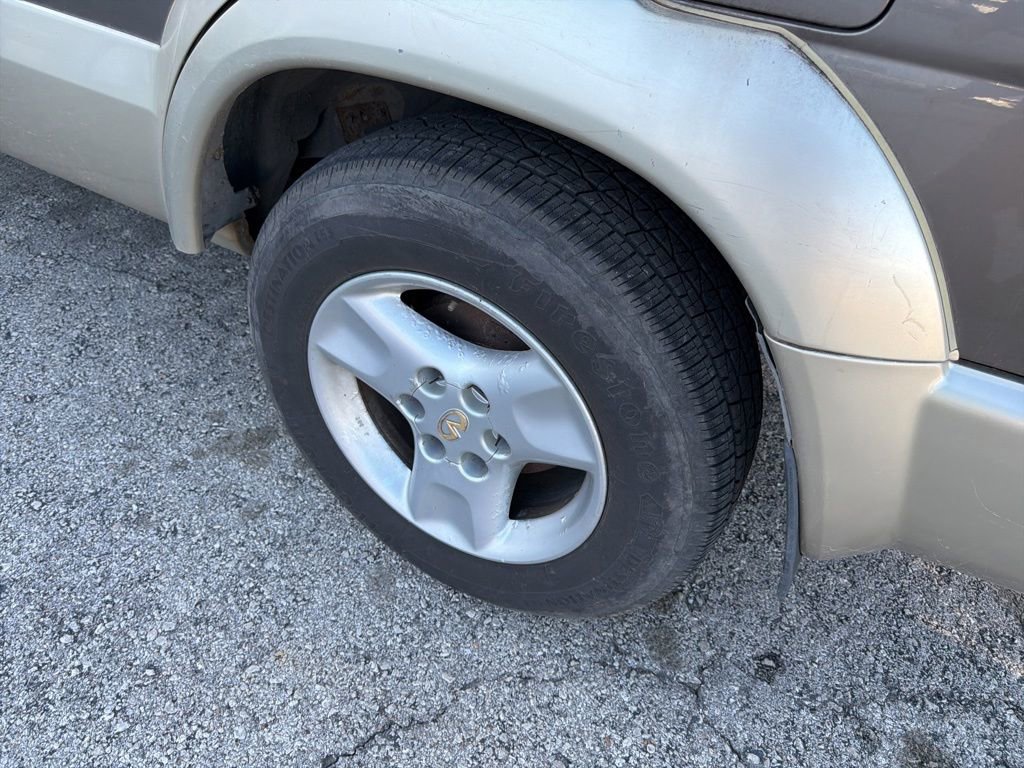 Used 2001 INFINITI QX4 4WD w/ (S02) Sport Pkg image 5