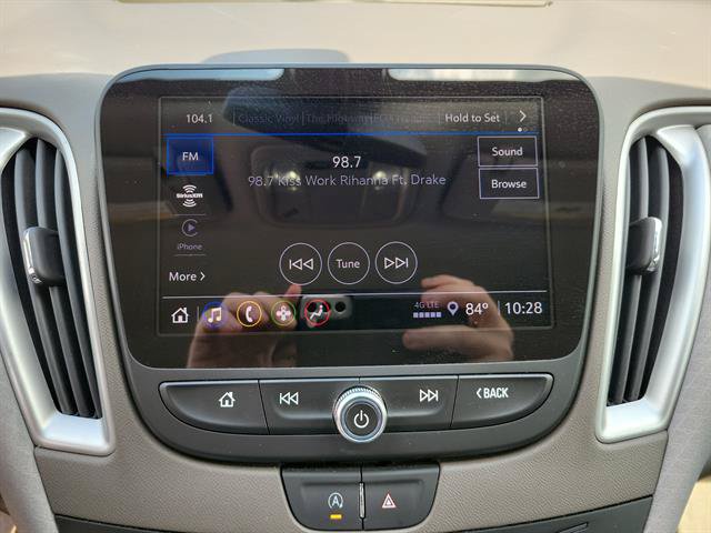 Used 2022 Chevrolet Malibu LT FWD image 17