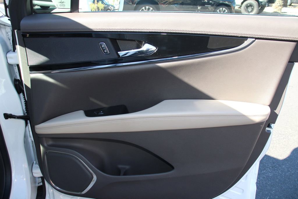 Certified 2022 Lincoln Nautilus AWD w/ Premium Package image 22