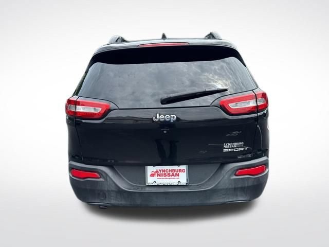Used 2017 Jeep Cherokee Sport FWD image 6