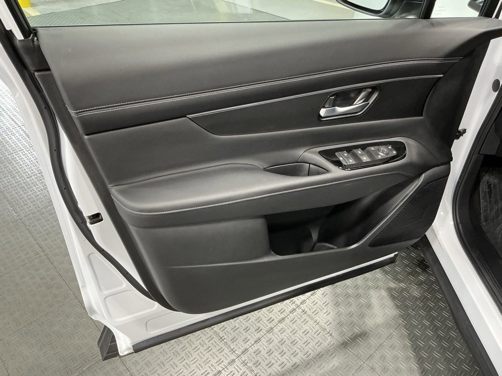 Used 2025 Nissan Murano SV image 29