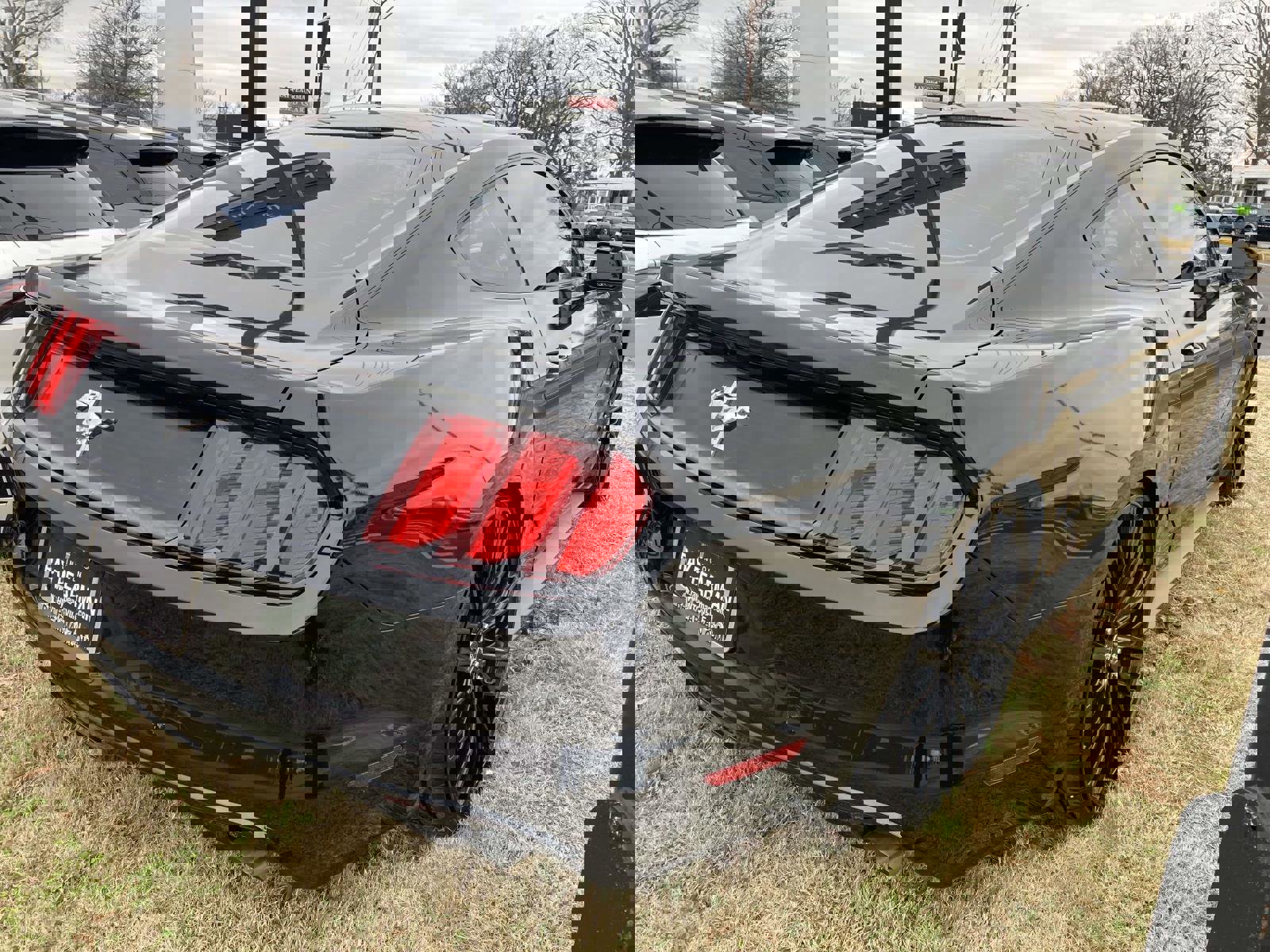 Used 2015 Ford Mustang Coupe image 3