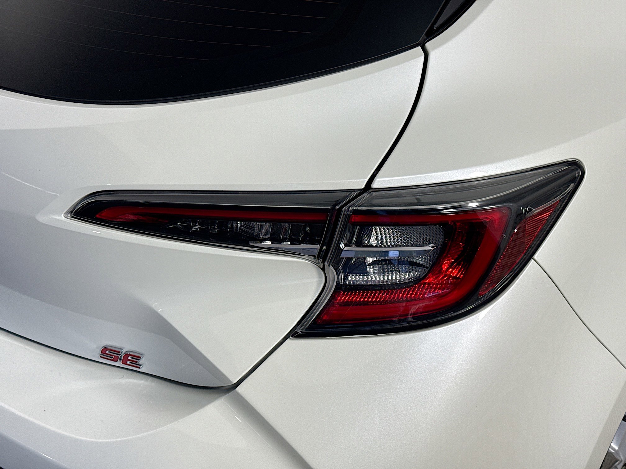 Used 2020 Toyota Corolla SE w/ Carpet Mat Package image 34