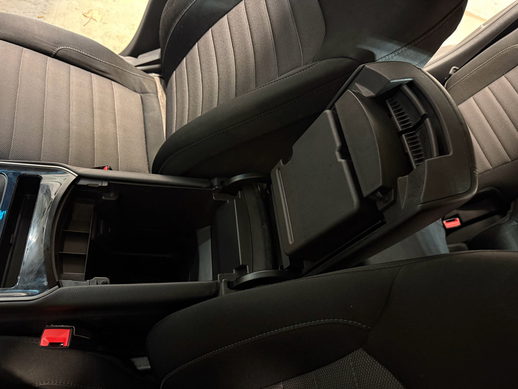 Used 2019 Ford Edge SE image 19