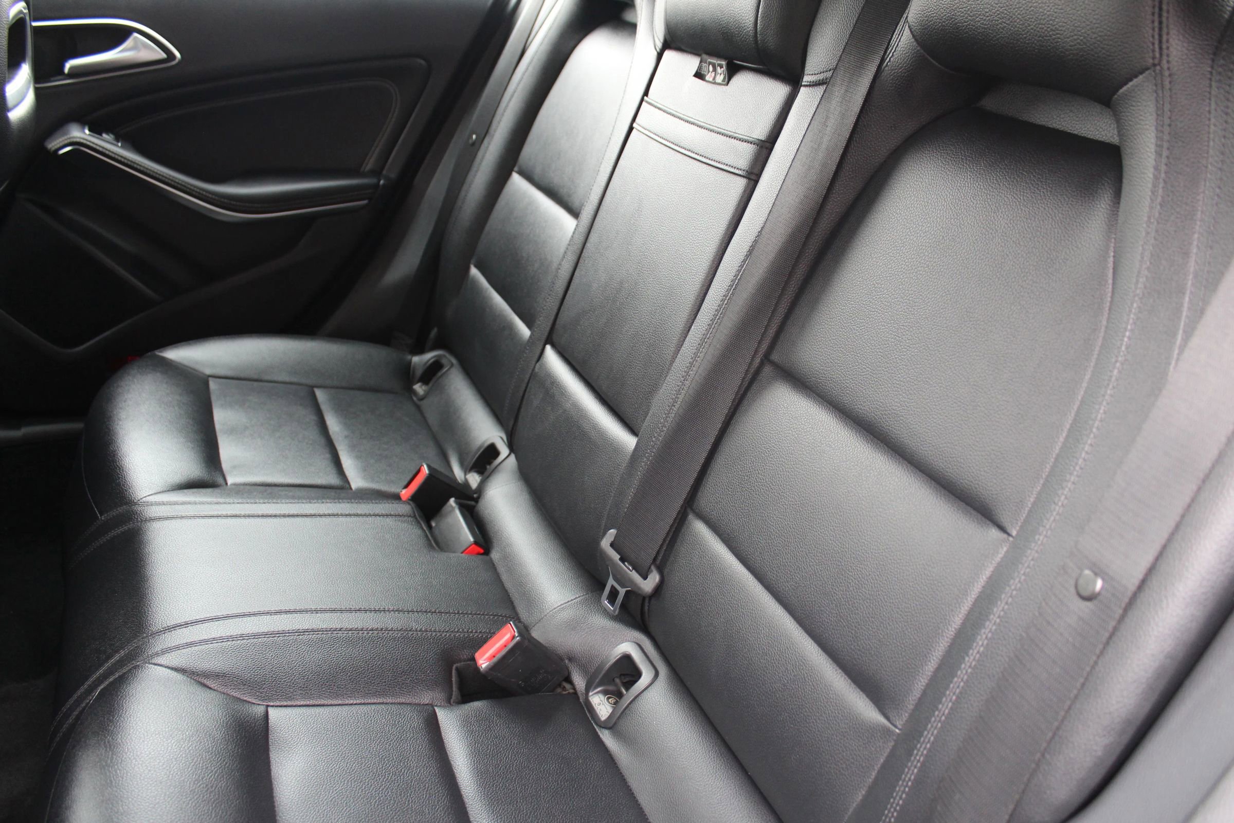 Used 2015 Mercedes-Benz CLA 250 4MATIC image 13