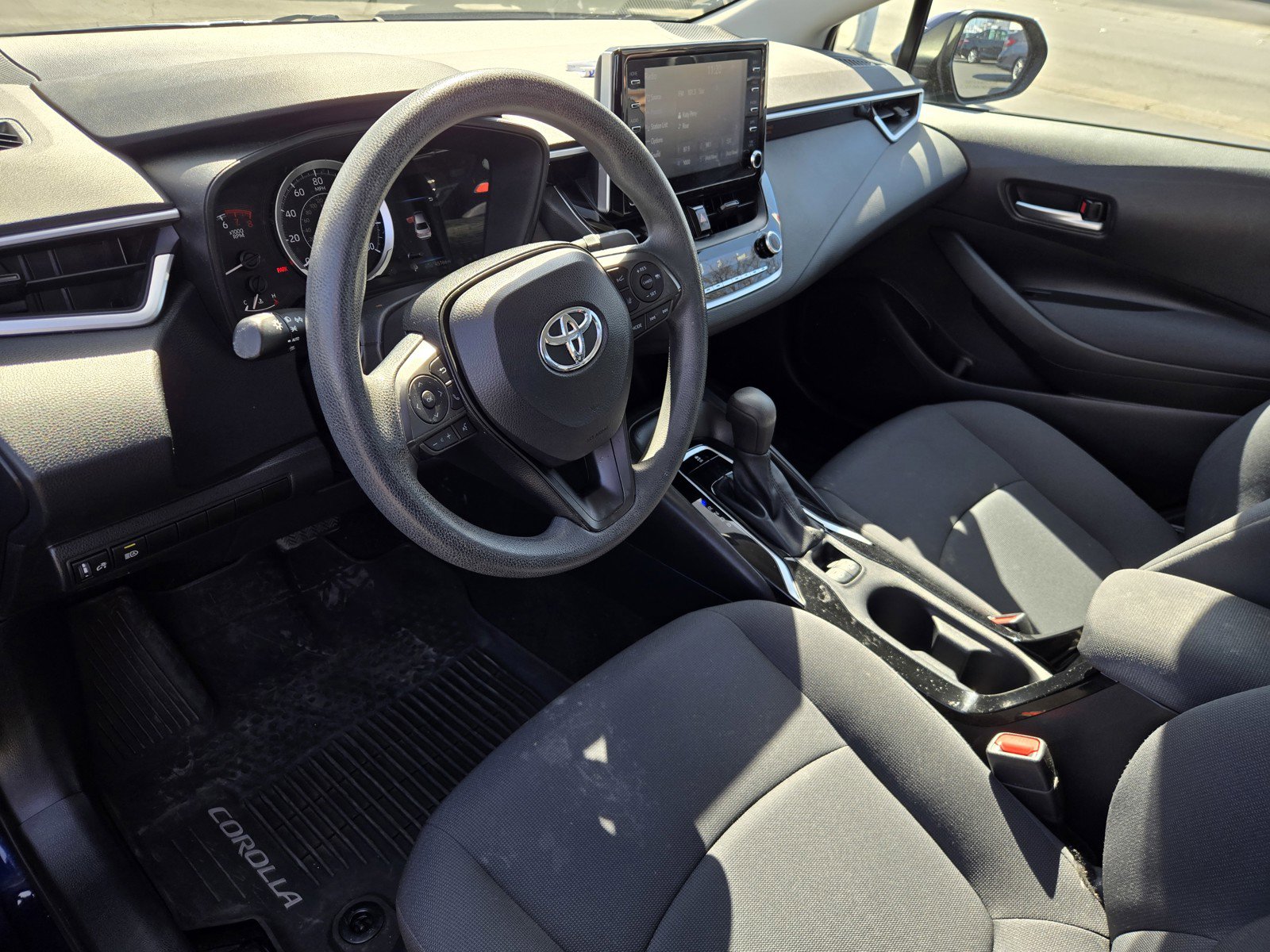 Used 2020 Toyota Corolla LE image 10