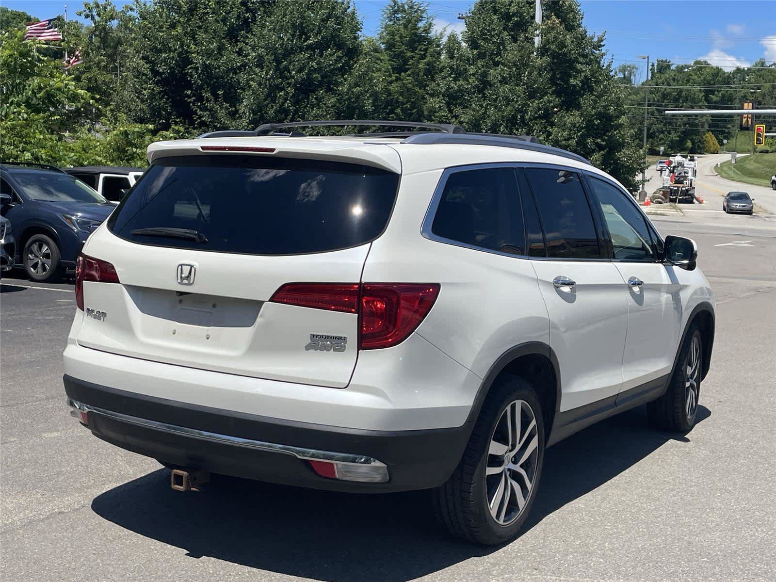 Used 2016 Honda Pilot Touring image 5