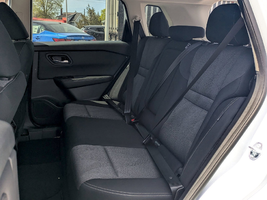 New 2025 Nissan Rogue SV AWD/4WD image 13