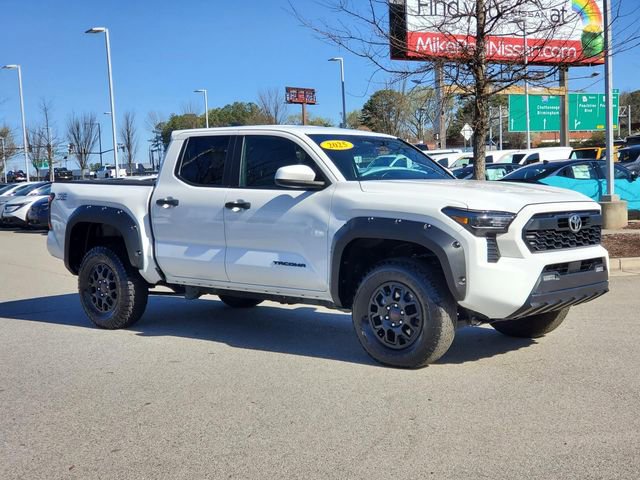 Used 2025 Toyota Tacoma TRD Off-Road AWD/4WD image 1