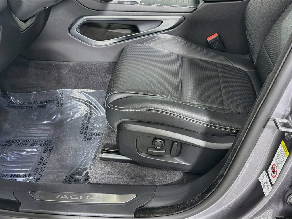Certified 2025 Jaguar F-PACE R-Dynamic S AWD/4WD image 20