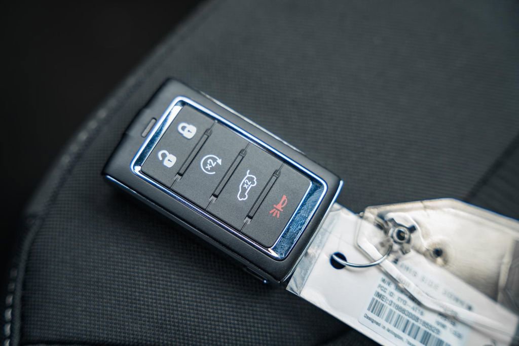 New 2025 Jeep Grand Cherokee Laredo X w/ Luxury Tech Group I image 40