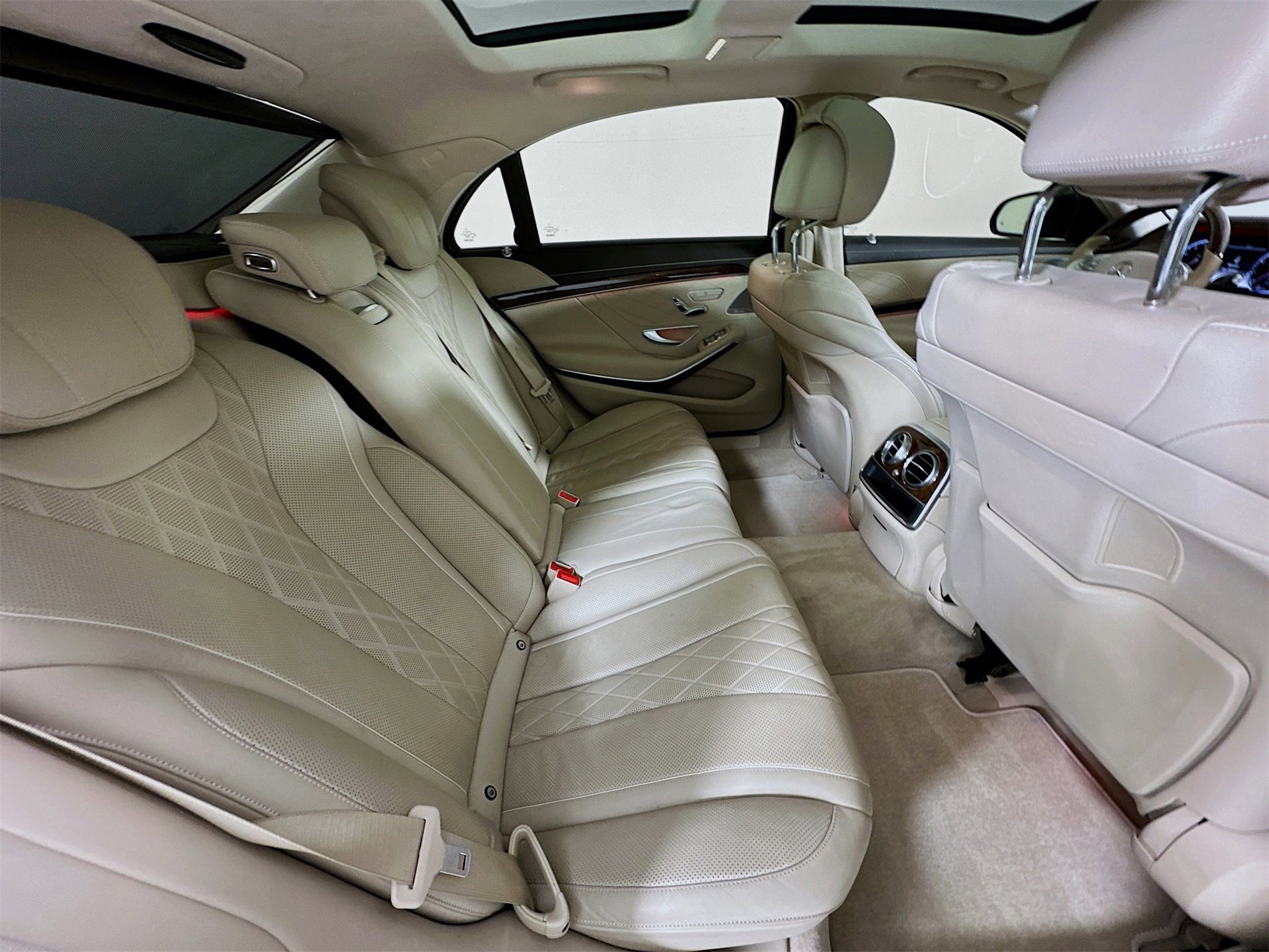 Used 2014 Mercedes-Benz S 550 Sedan image 29