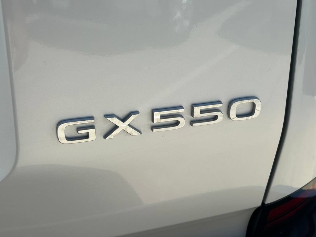Used 2025 Lexus GX 550 AWD/4WD image 13