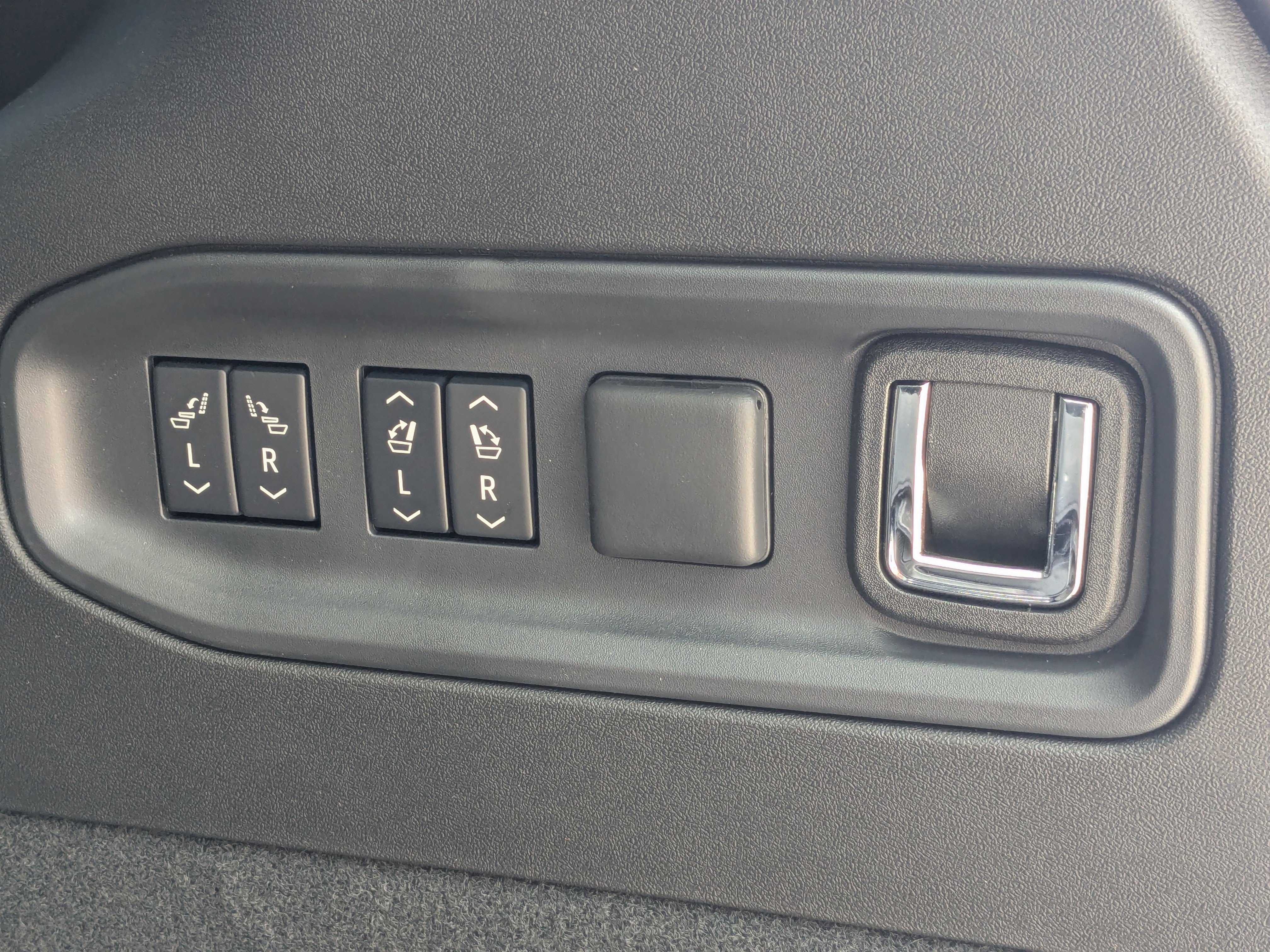 New 2026 Cadillac Vistiq Premium Luxury w/ LPO, Floor Liner Package image 29