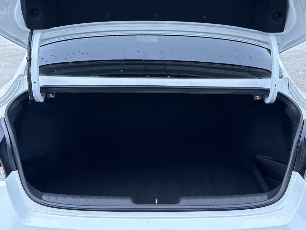 Used 2024 Hyundai Elantra SEL FWD image 25