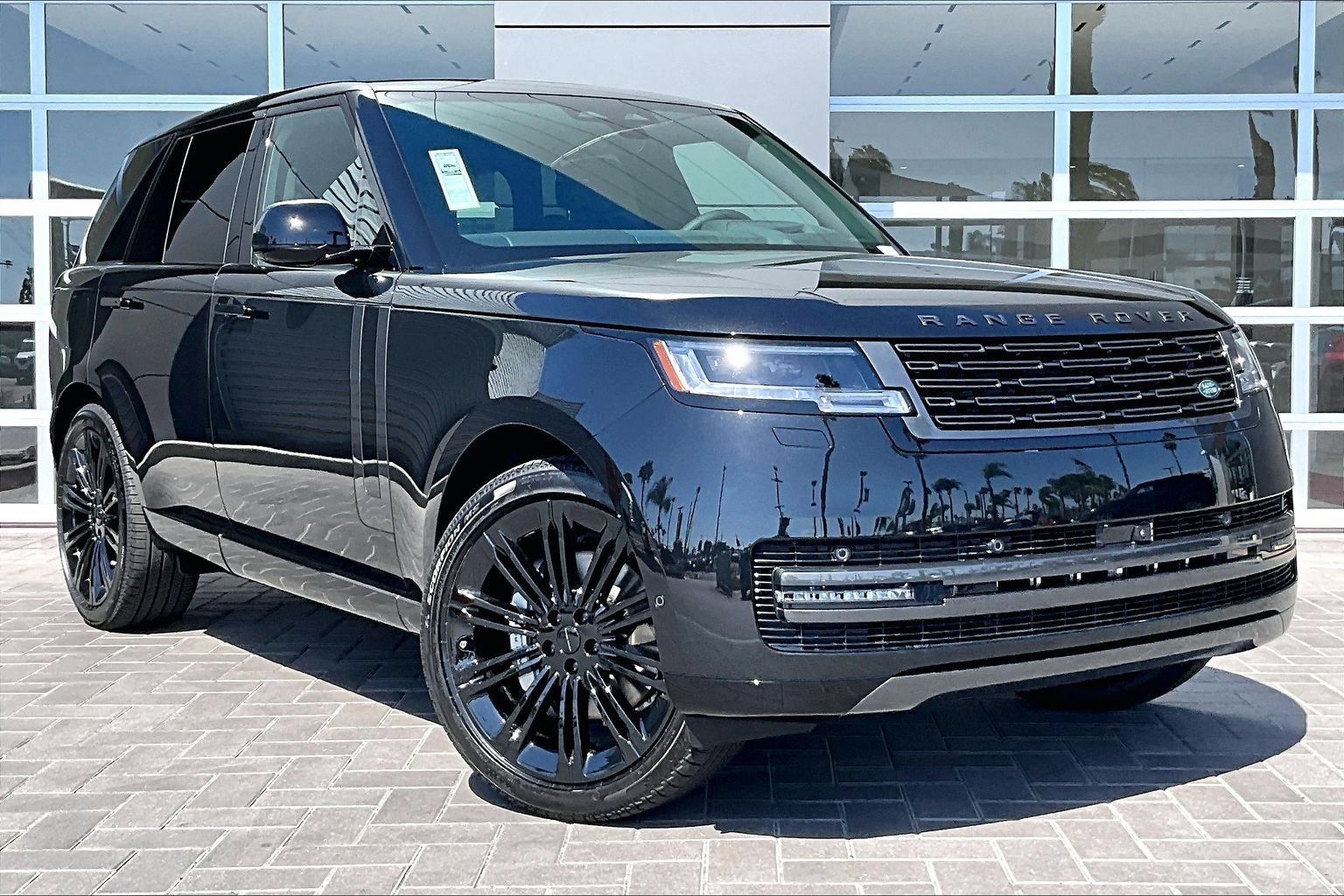 New 2026 Land Rover Range Rover SE AWD/4WD image 2