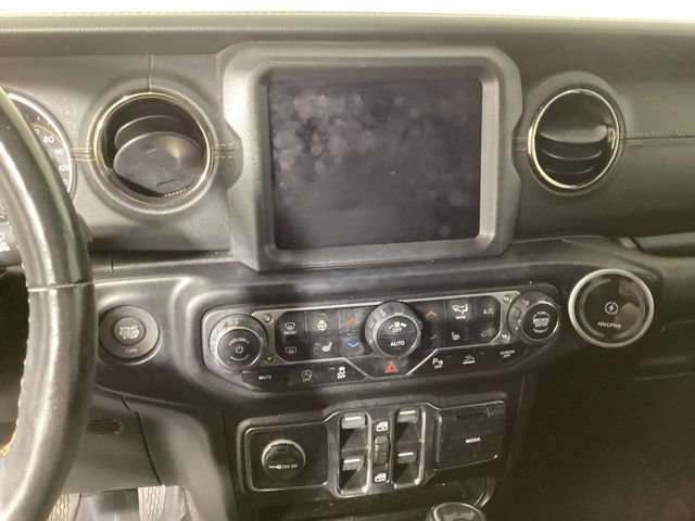 Used 2021 Jeep Wrangler Unlimited Sahara AWD/4WD image 17