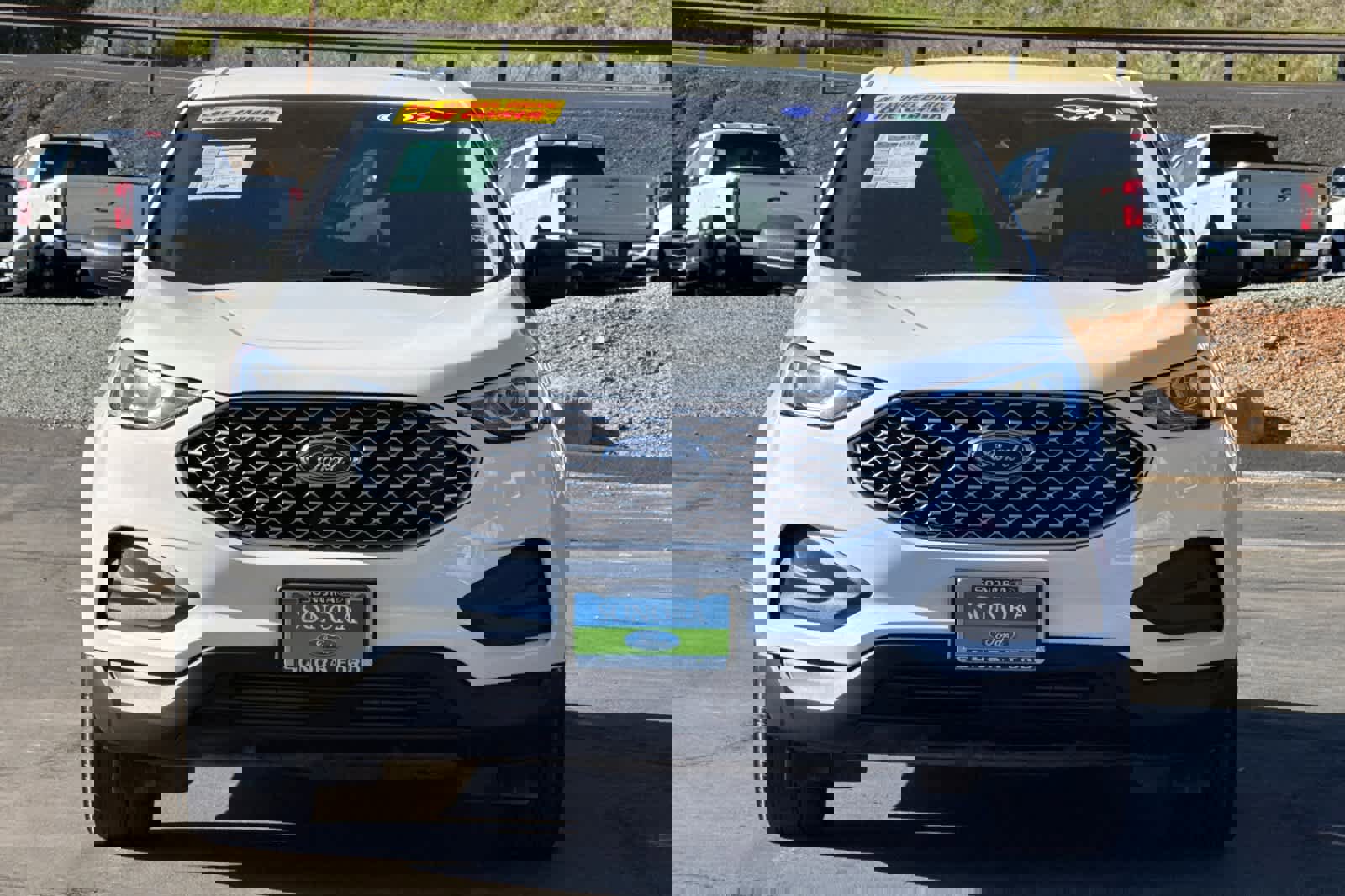 Used 2024 Ford Edge SE w/ Cargo Accessory Package image 9