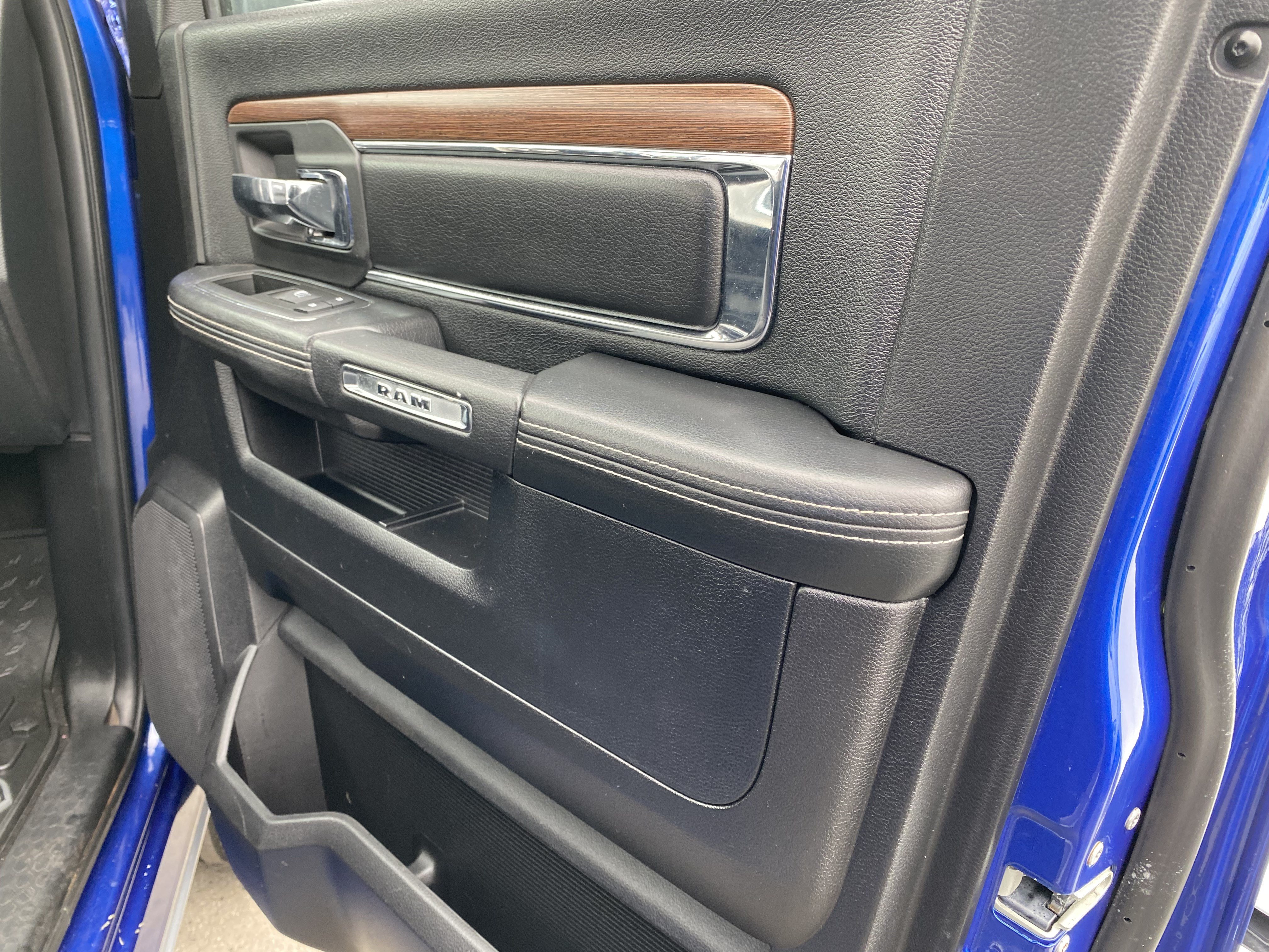 Used 2014 RAM 2500 Laramie w/ Convenience Group AWD/4WD image 26