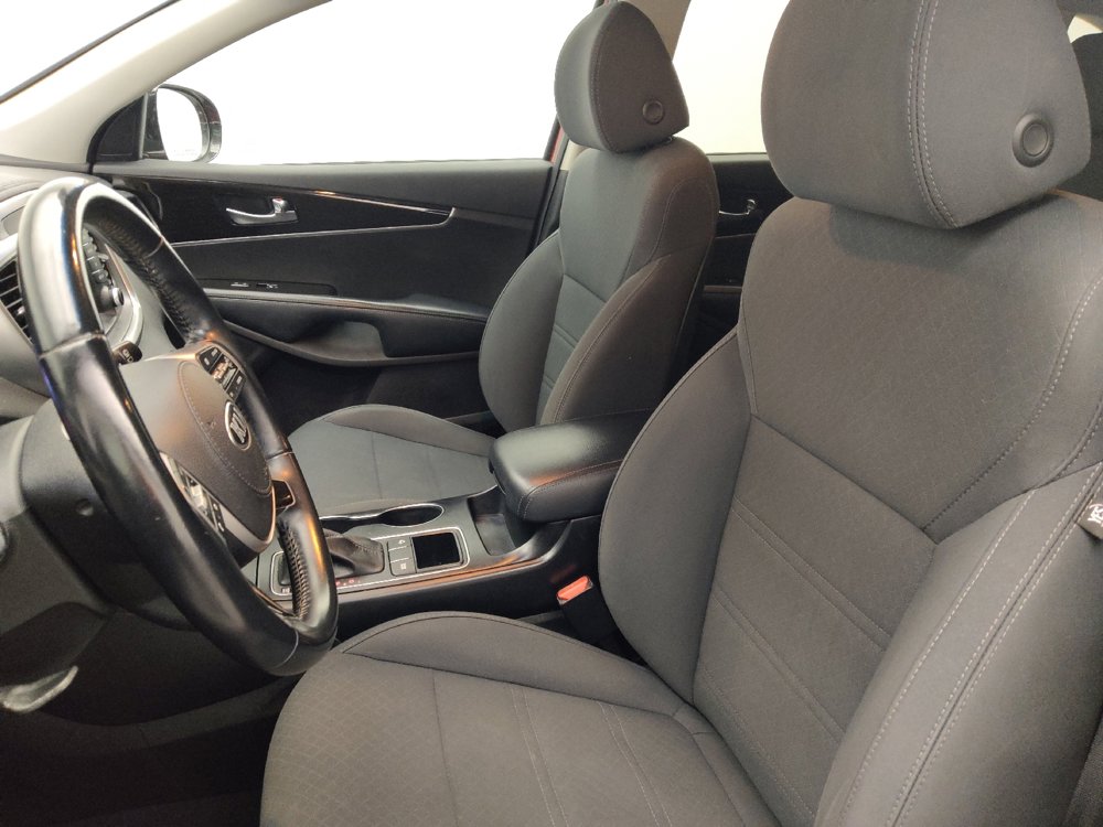 Used 2019 Kia Sorento S image 17