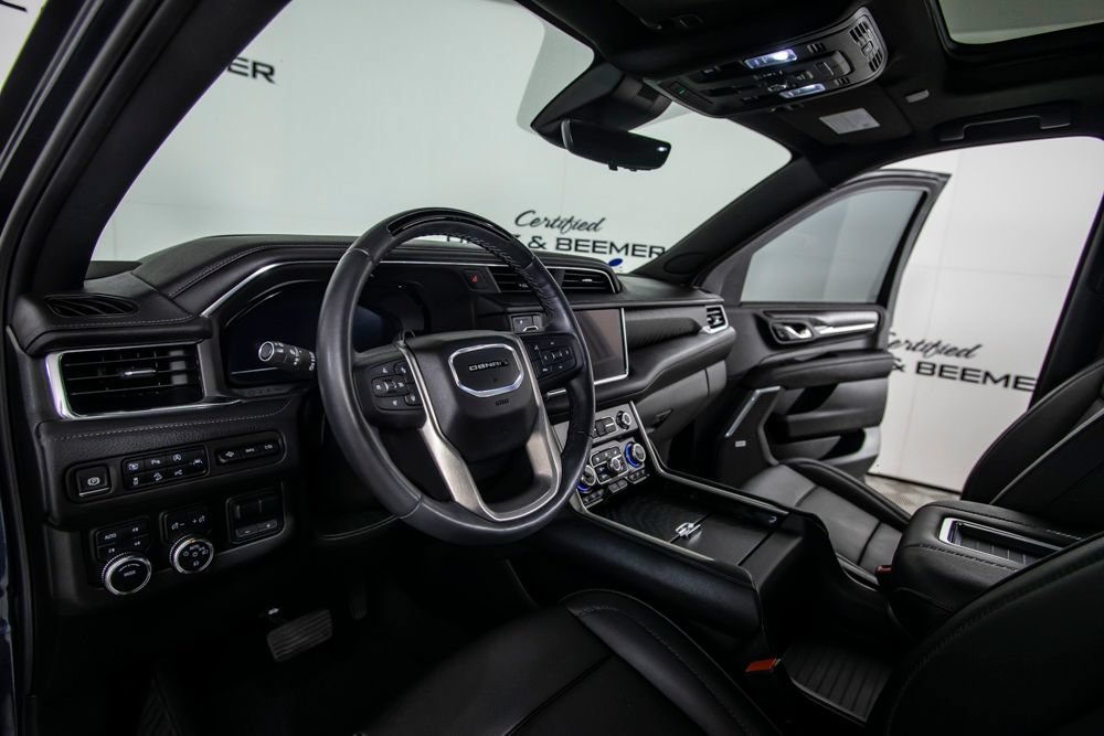 Used 2024 GMC Yukon XL Denali w/ Advanced Technology Package AWD/4WD image 27