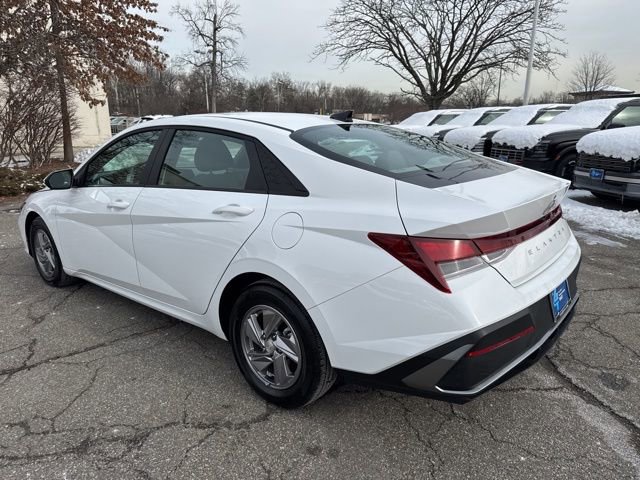 Certified 2025 Hyundai Elantra SE image 19