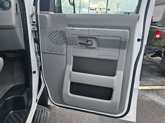 Used 2011 Ford E-350 and Econoline 350 XLT RWD image 23