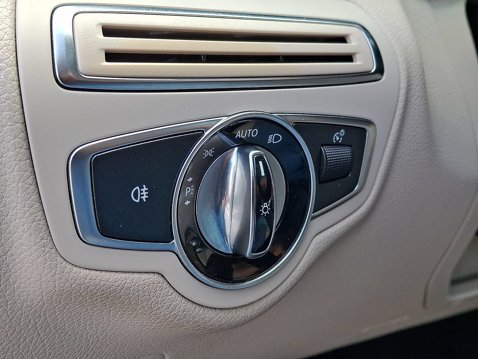 Used 2016 Mercedes-Benz C 300 4MATIC Sedan image 26