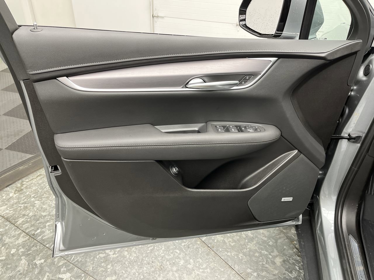 New 2026 Cadillac XT5 Luxury w/ LPO, Floor Liner Package AWD/4WD image 6