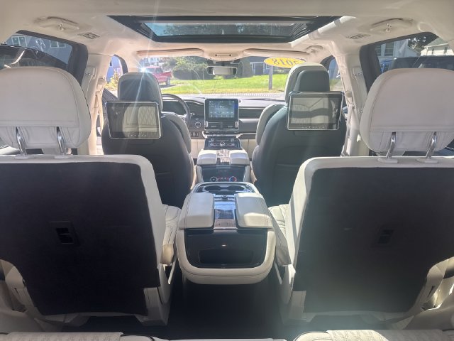 Used 2018 Lincoln Navigator Black Label w/ Cargo Package AWD/4WD image 38